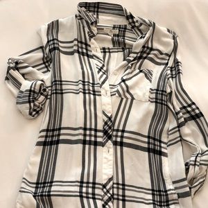 Soft plaid black and white top